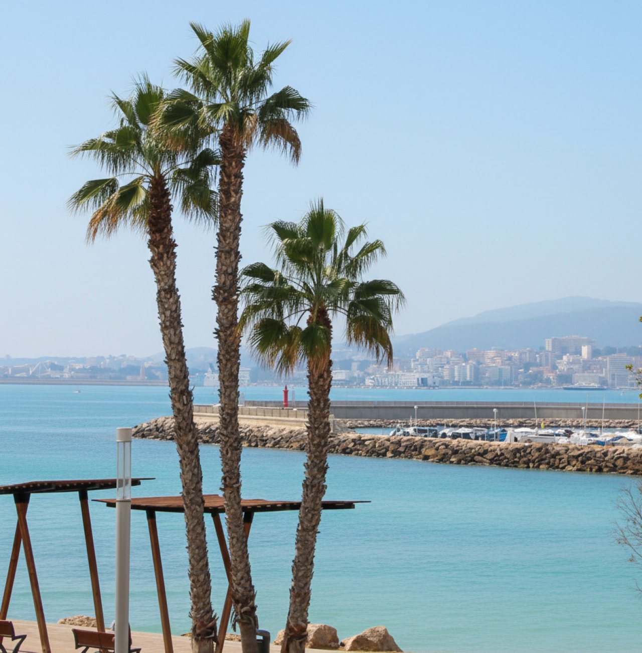 Strandfront mit unverbaubarem Meerblick und direktem Wasserzugang