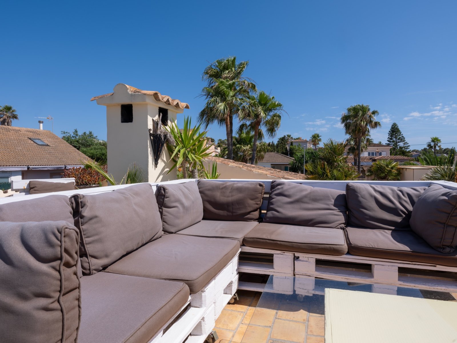 Großzügige Dachterrasse mit Meerblick in Badia Blava auf Mallorca Großzügige Dachterrasse mit Meerblick in Badia Blava auf Mallorca