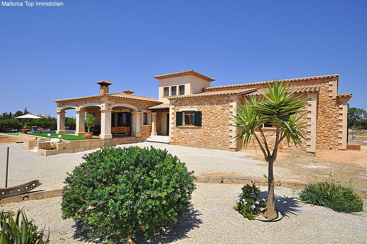 Llucmajor. Neuwertige Naturstein Finca zum Verlieben  Llucmajor. Neuwertige Naturstein Finca zum Verlieben