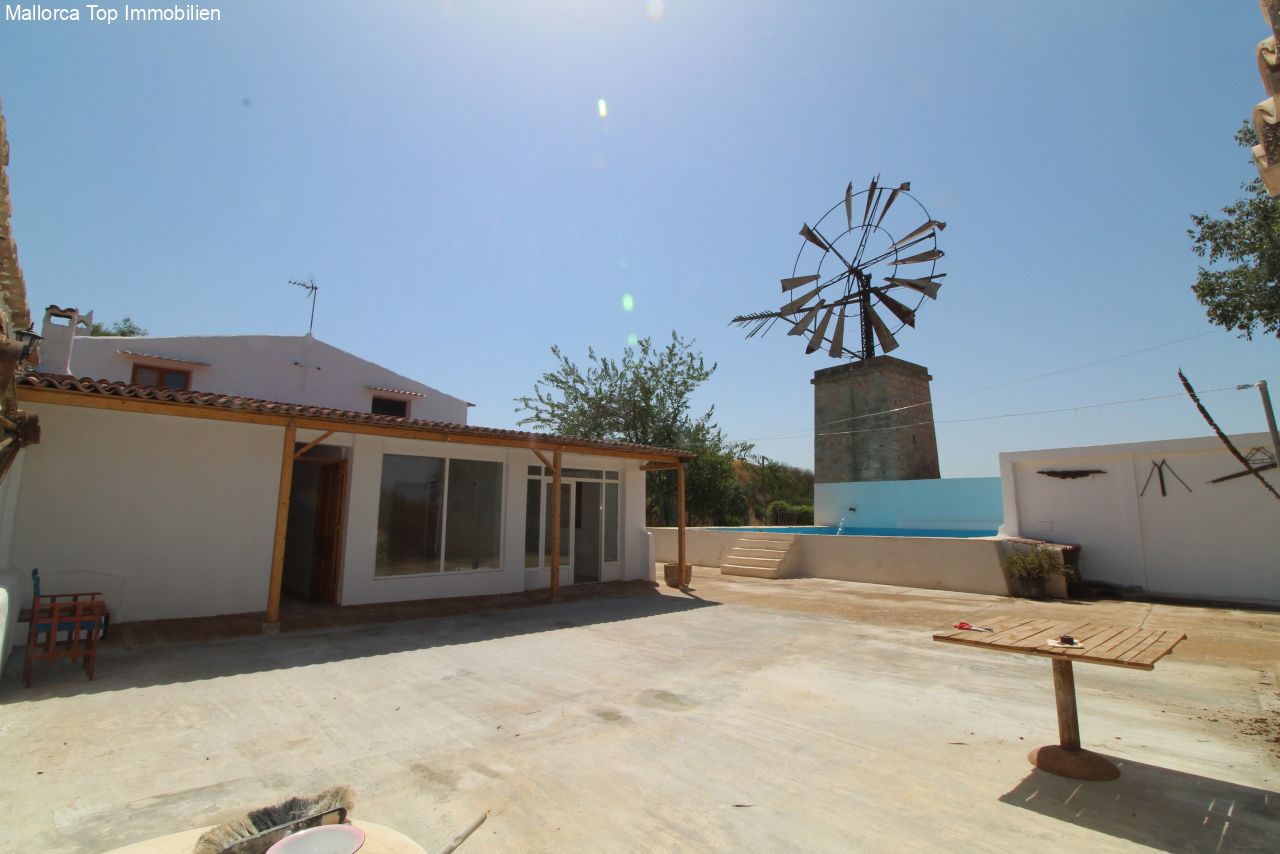 Finca mit eigener Windmühle und Olivenplantage Finca mit eigener Windmühle und Olivenplantage