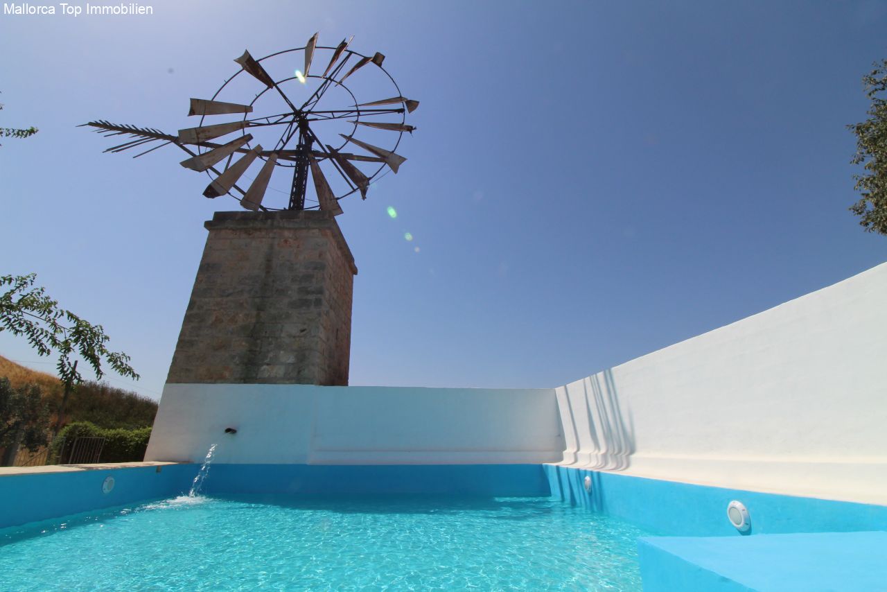 Historische Windmühle mit modernem Swimmingpool – einzigartiges Highlight des Anwesens Historische Windmühle mit modernem Swimmingpool – einzigartiges Highlight des Anwesens