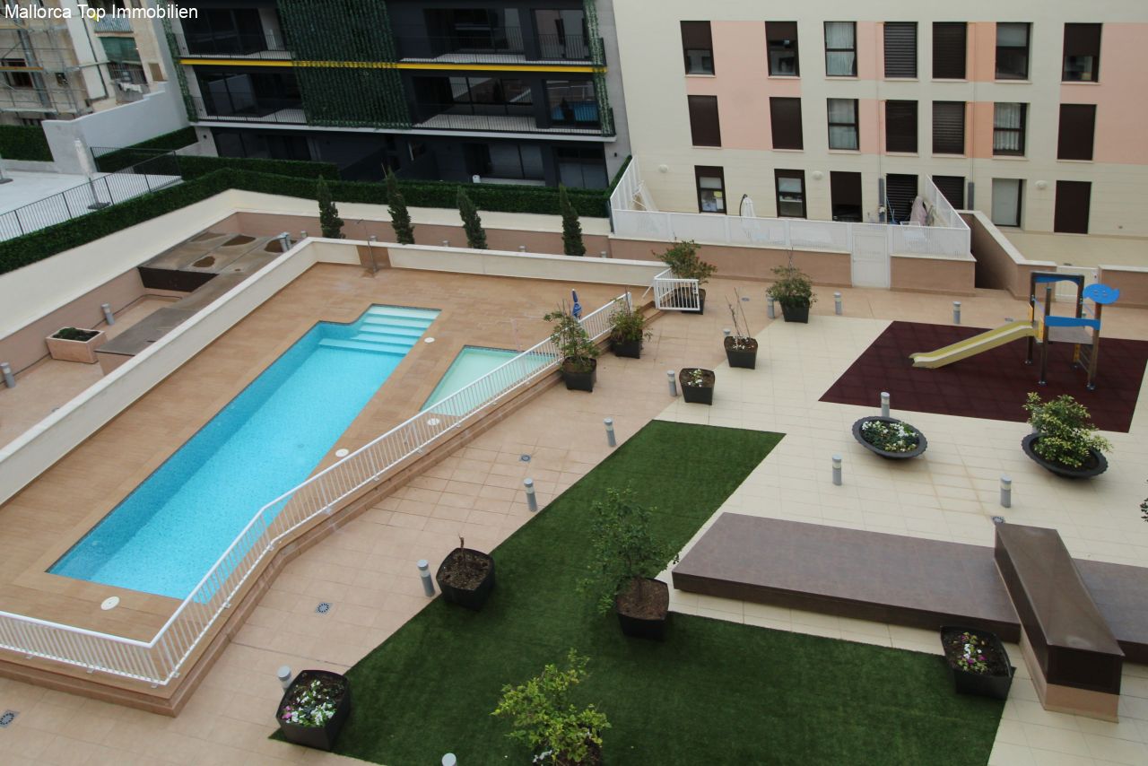 Palma Innenstadt. Neuwertiges Atico mit großer Dachterrasse und Pool  Palma Innenstadt. Neuwertiges Atico mit großer Dachterrasse und Pool
