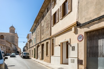 Modernisiertes Stadthaus Modernisiertes Stadthaus