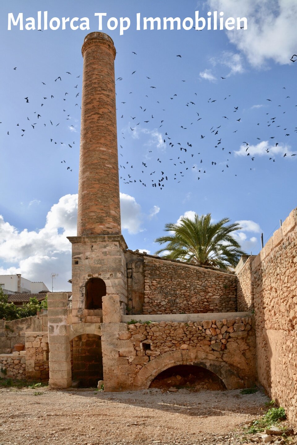 Historische Moschee mit imposantem Minarett – Einzigartiges Kulturdenkmal mit authentischem Charakter