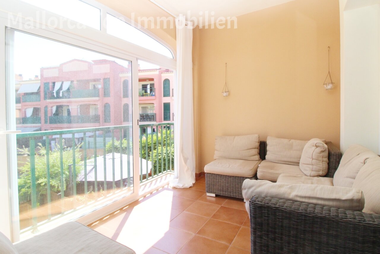 Gemütliche Ferienwohnung mit Wintergarten und PKW Stellplatz  Gemütliche Ferienwohnung mit Wintergarten und PKW Stellplatz