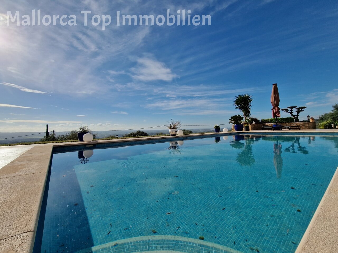 Infinity-Pool mit spektakulärem Meerblick – Erholungszone auf höchstem Niveau Infinity-Pool mit spektakulärem Meerblick – Erholungszone auf höchstem Niveau