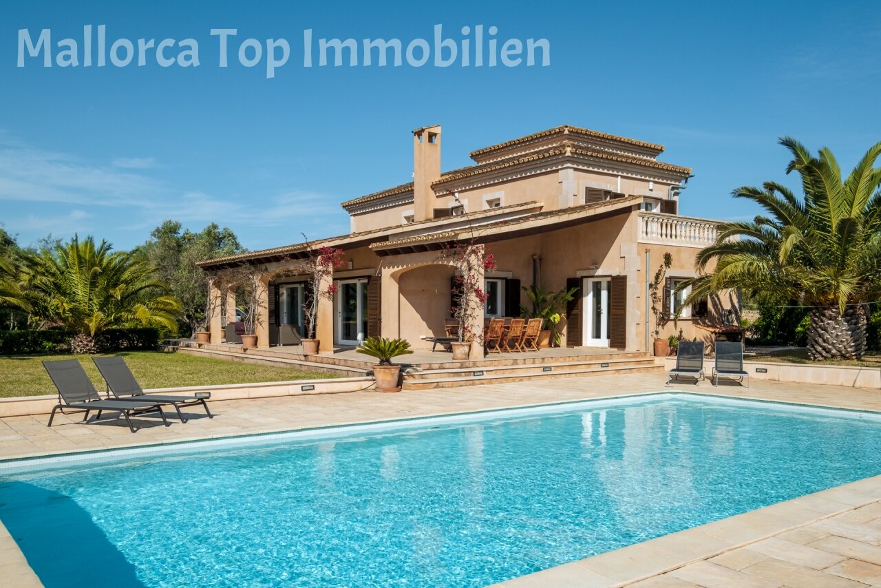 Typisch Mallorquinischen Finca mit großem Pool in naturverbundener Lage  Typisch Mallorquinischen Finca mit großem Pool in naturverbundener Lage