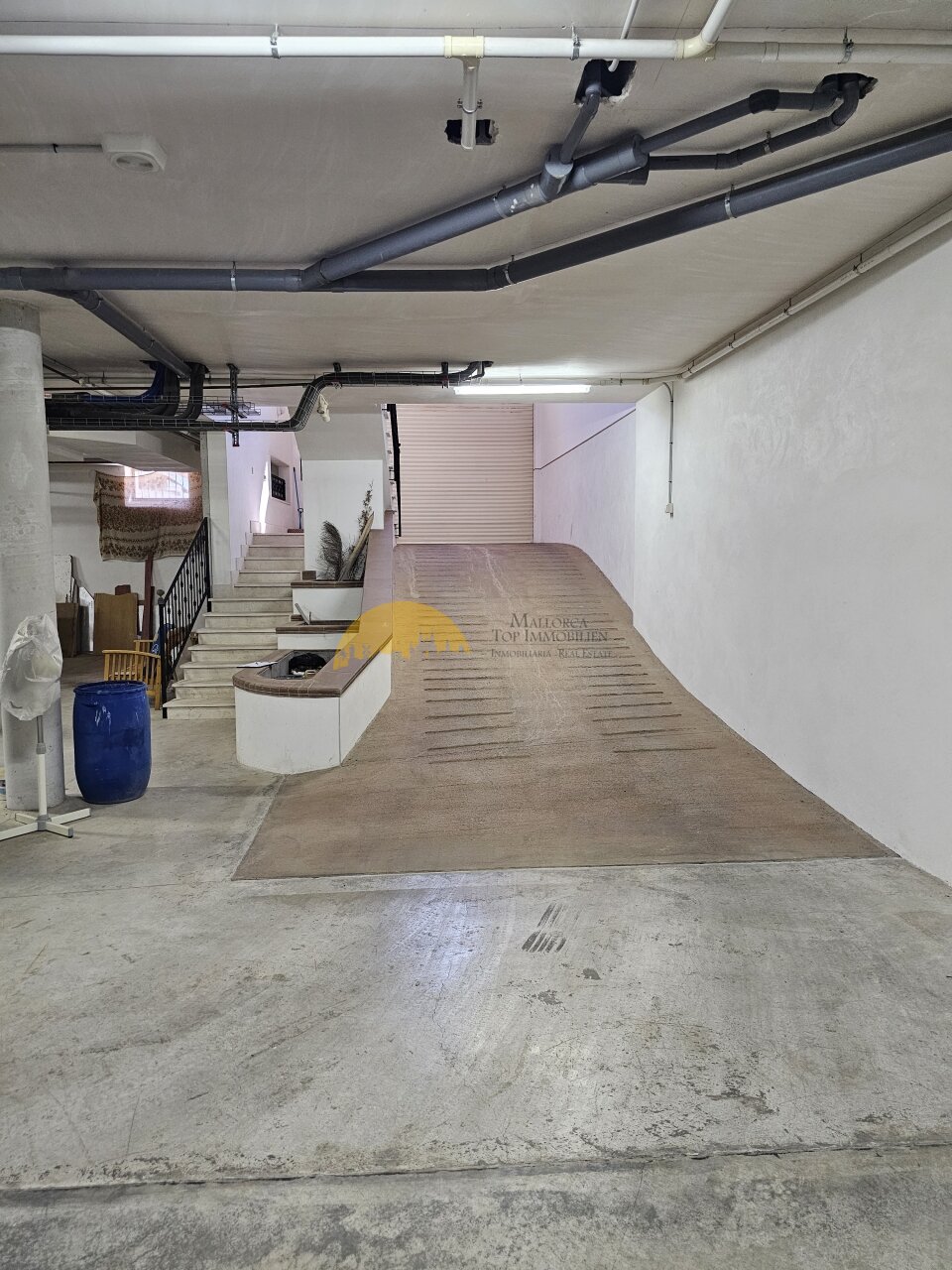 Rohbau-Garage mit professioneller Haustechnik und optimaler Raumaufteilung – Vielseitig nutzbar für Fahrzeuge und Lagerung Rohbau-Garage mit professioneller Haustechnik und optimaler Raumaufteilung – Vielseitig nutzbar für Fahrzeuge und Lagerung