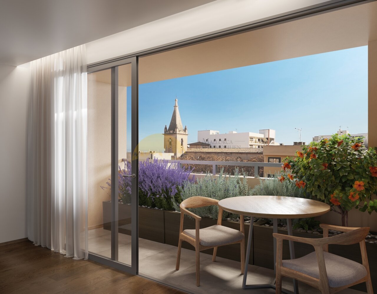 Terrassenzugang mit raumhohen Schiebeelementen und Panoramablick auf die Altstadt Terrassenzugang mit raumhohen Schiebeelementen und Panoramablick auf die Altstadt