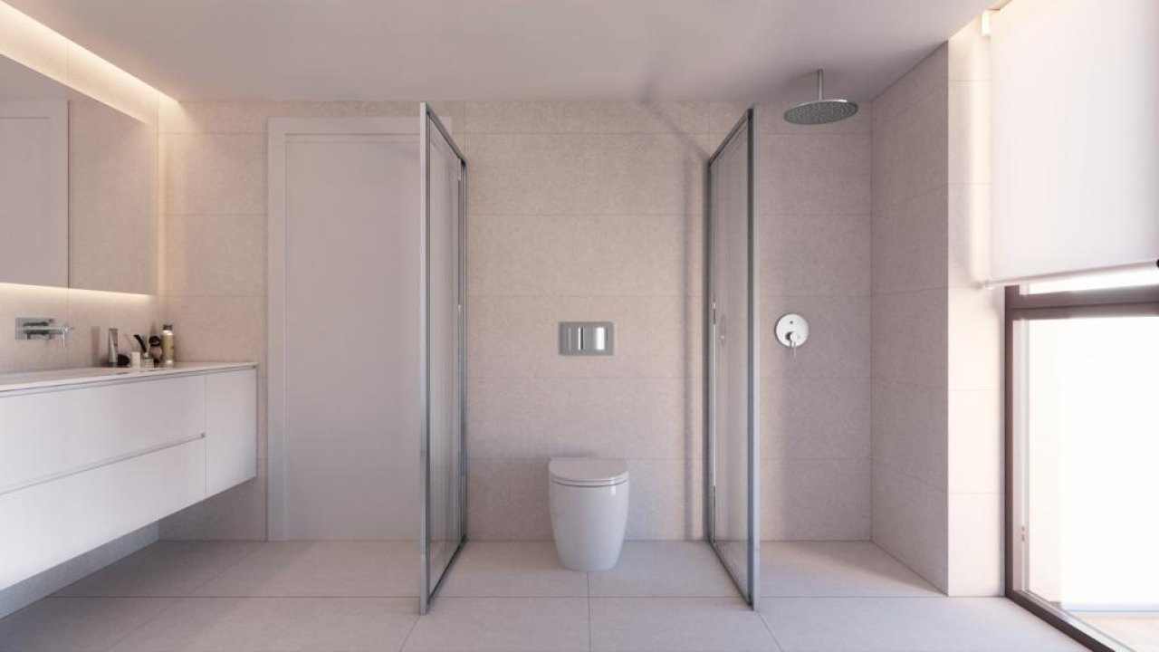 Modernes Badezimmer mit separaten Nassbereichen und durchdachtem Funktionslayout Modernes Badezimmer mit separaten Nassbereichen und durchdachtem Funktionslayout