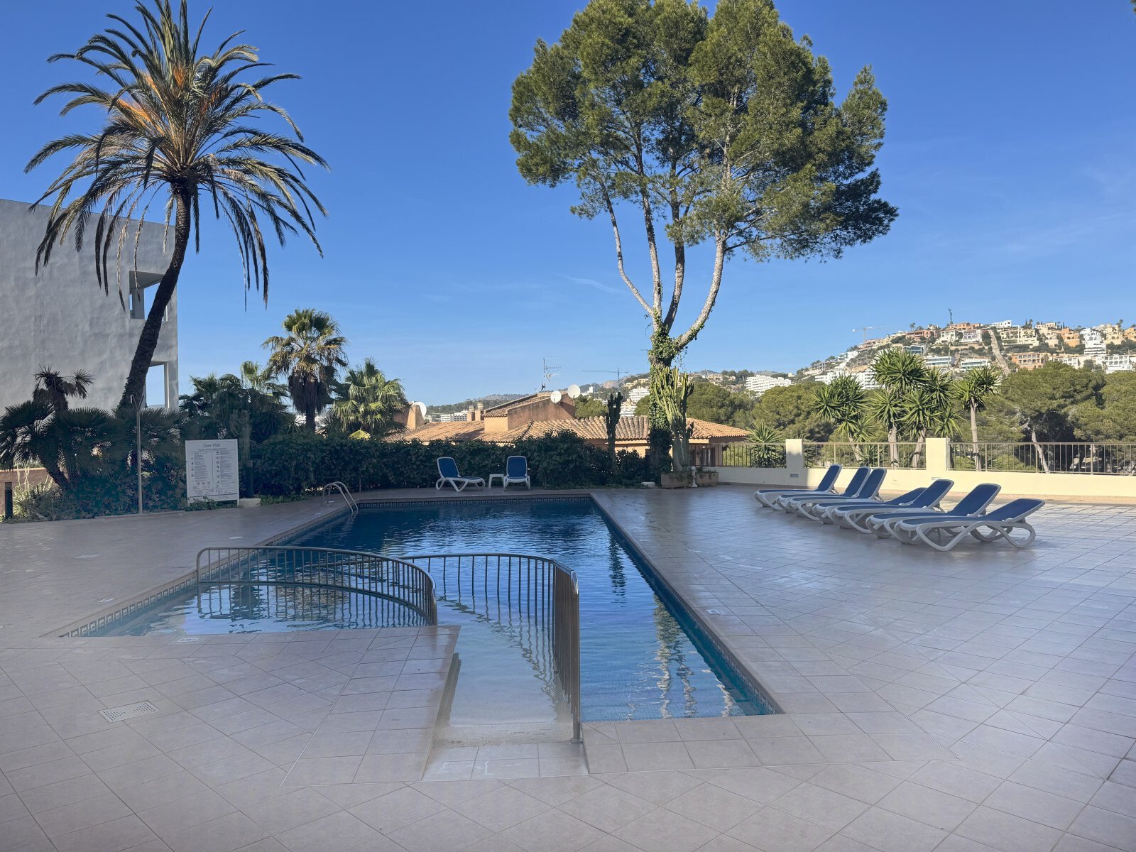Anlage mit Pool Anlage mit Pool