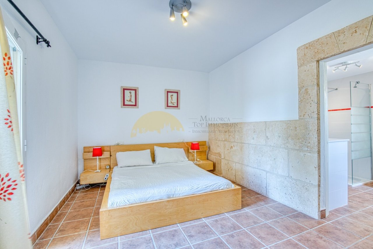Komfortables Schlafzimmer mit en-suite Badezimmer und hochwertiger Ausstattung