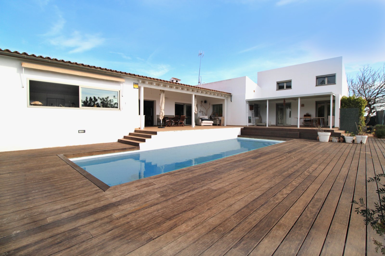 Pool mit Blick auf die Terrasse Pool mit Blick auf die Terrasse