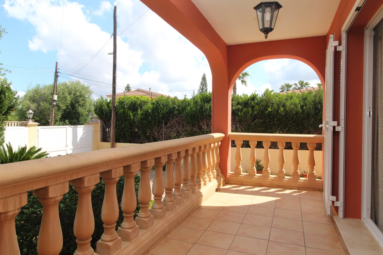 Terrasse vor dem Wohnzimmer Terrasse vor dem Wohnzimmer