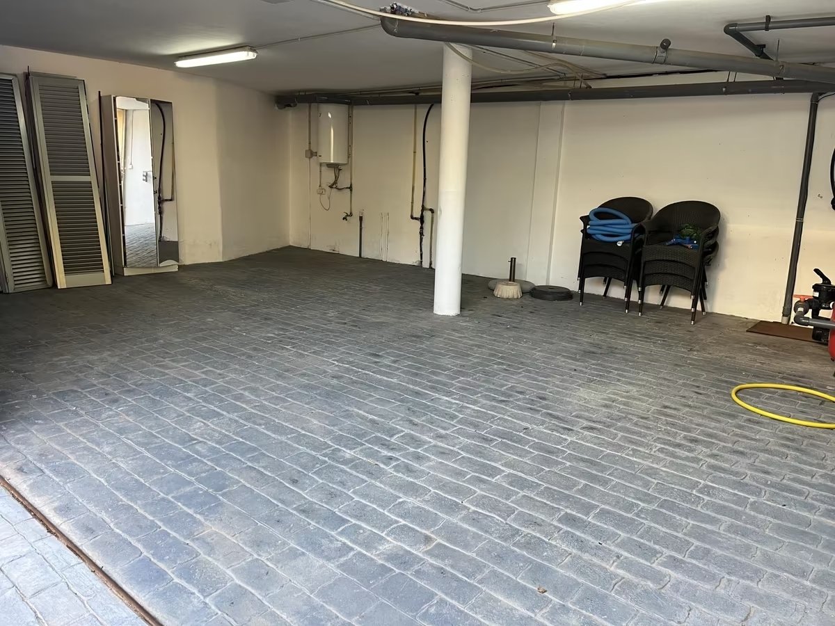 Garage Garage