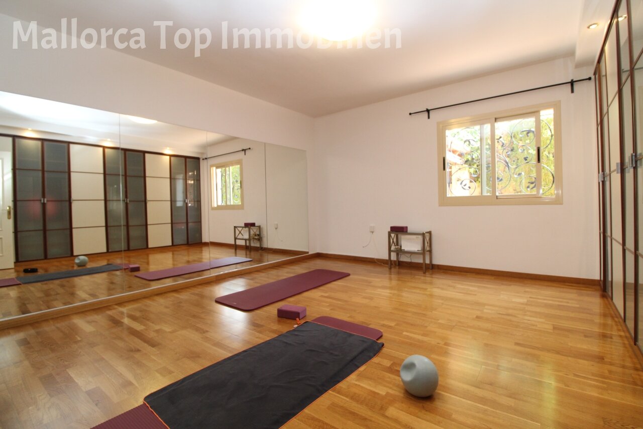 Stylish villa near the beach club Mhares