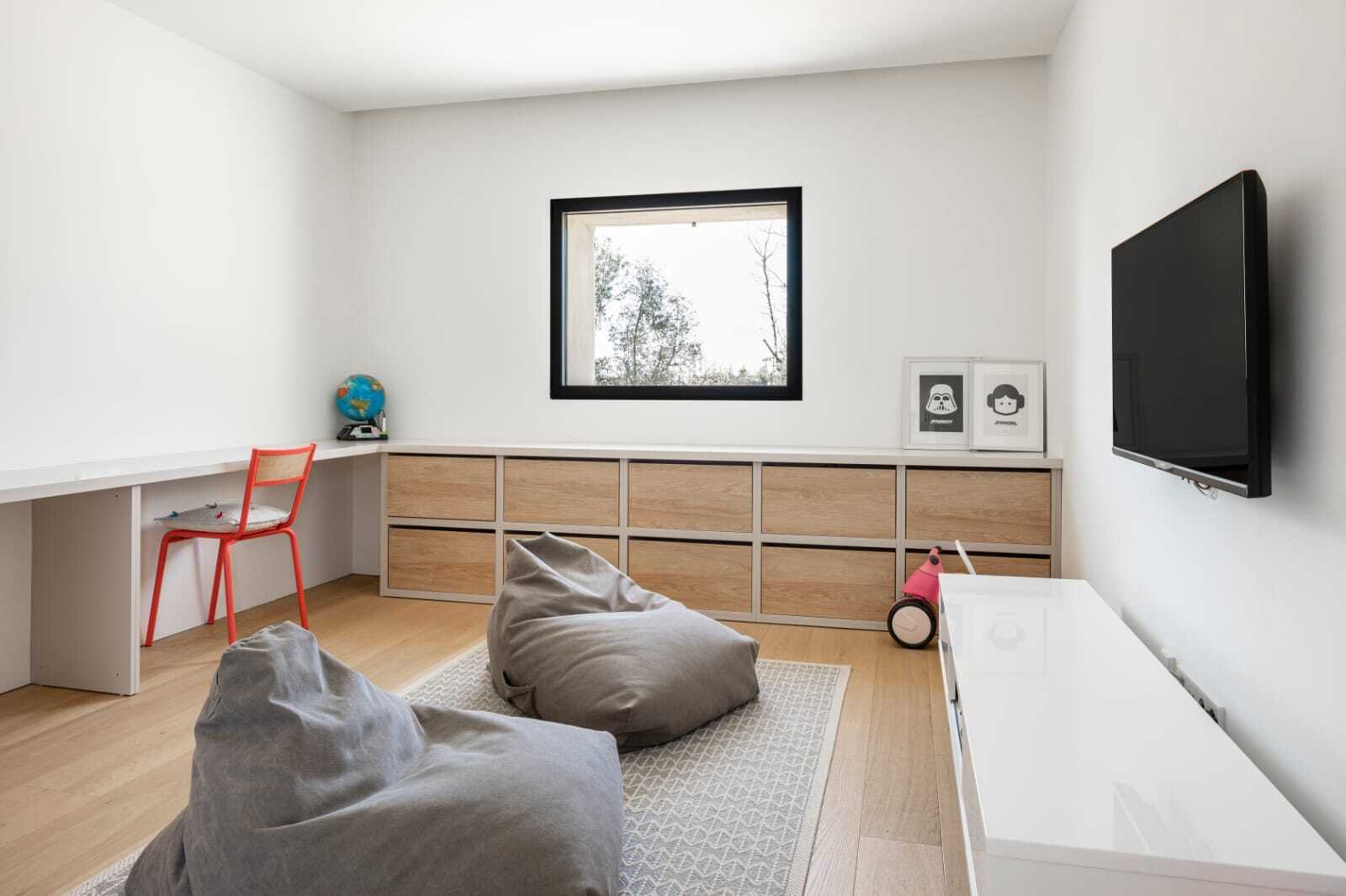 Elegant property with spacious plot and high-quality furnishings - your retreat in the countryside