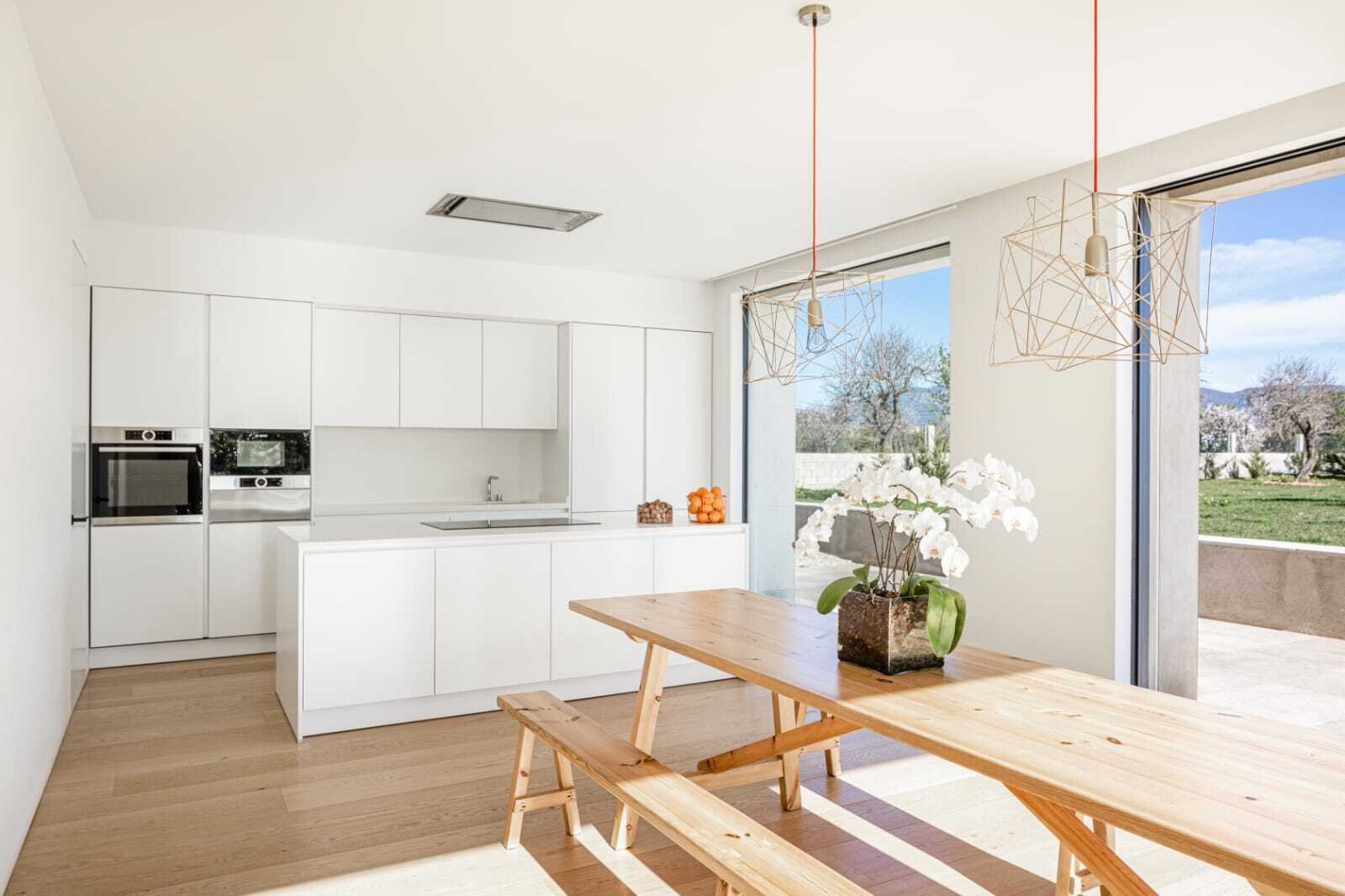 Elegant property with spacious plot and high-quality furnishings - your retreat in the countryside