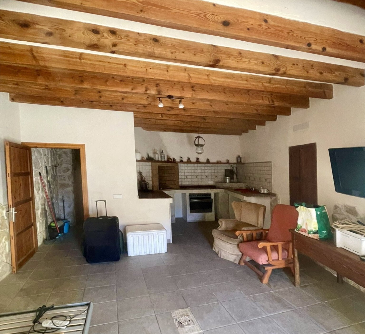 Charming Mallorcan Townhouse in the Heart of Caimari – Stylishly Renovated with Rooftop Terrace