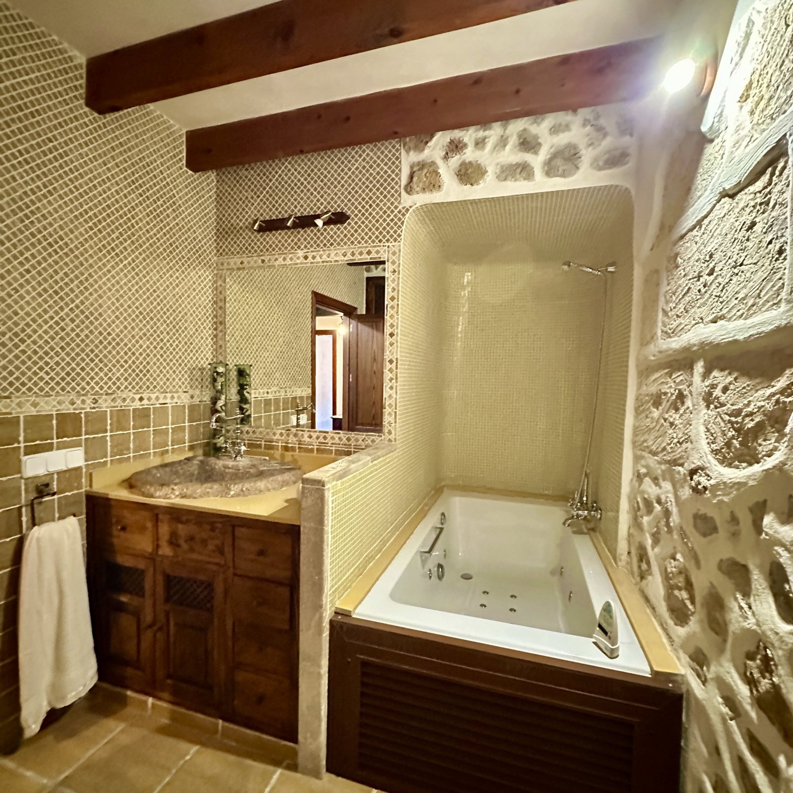 Charming Mallorcan Townhouse in the Heart of Caimari – Stylishly Renovated with Rooftop Terrace