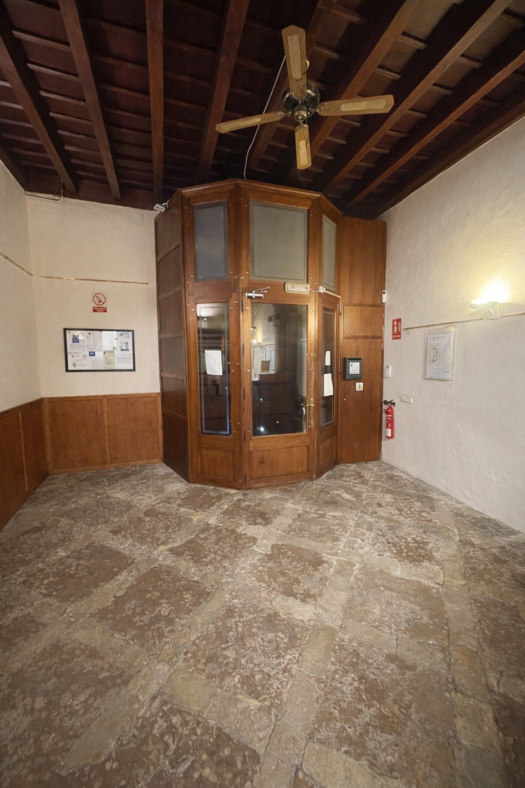 Unique Townhouse with Character in Llucmajor – Plaza de España
