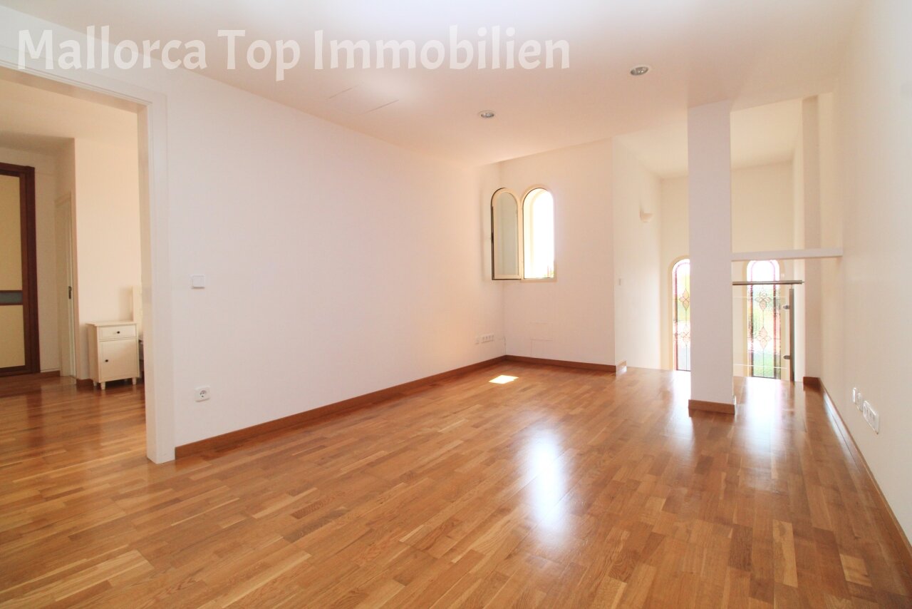 Stylish villa near the beach club Mhares