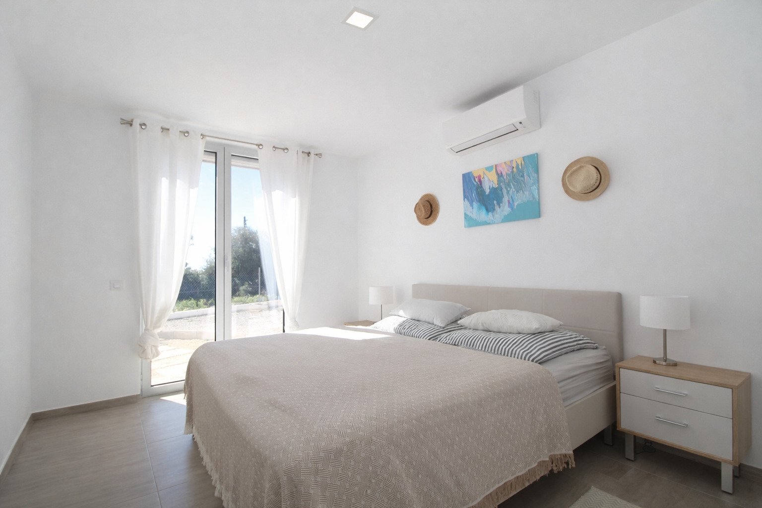 Contemporary Luxury Bungalow with Sea Views, Saltwater Pool and Panoramic Rooftop Terrace