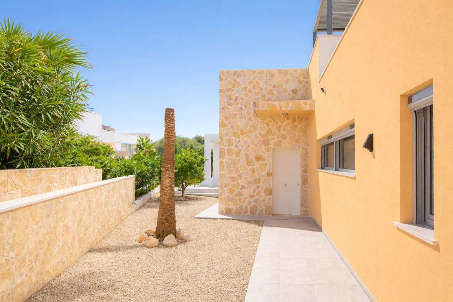 Contemporary Luxury Bungalow with Sea Views, Saltwater Pool and Panoramic Rooftop Terrace