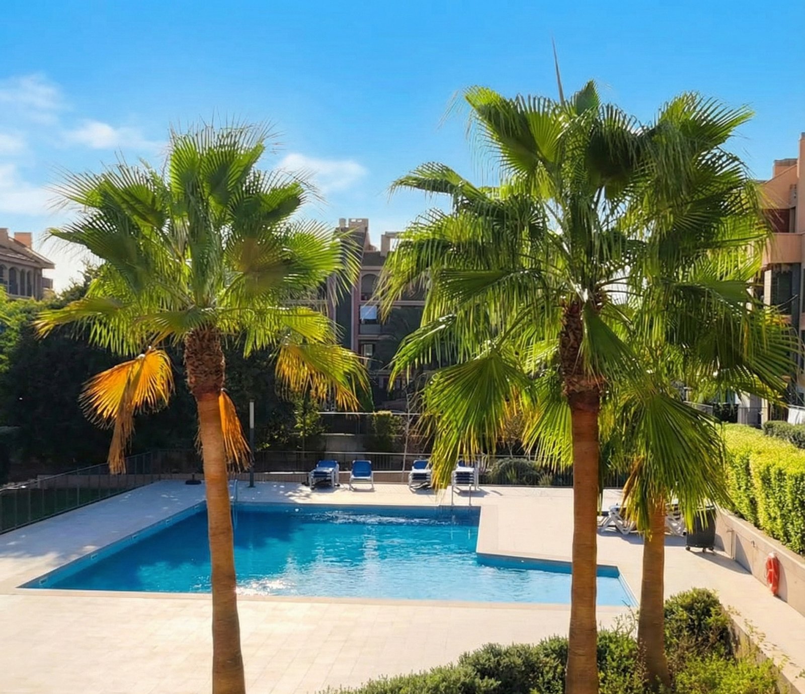 Modern Elegance and Mediterranean Comfort – Stylish Apartment with Balcony and Community Pool