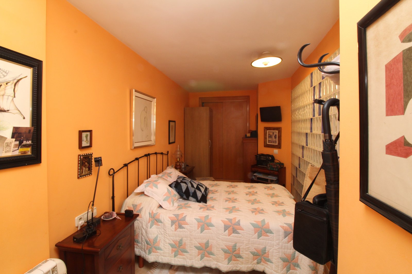 Stylish Urban Apartment with Comfort and Character in a Vibrant Setting