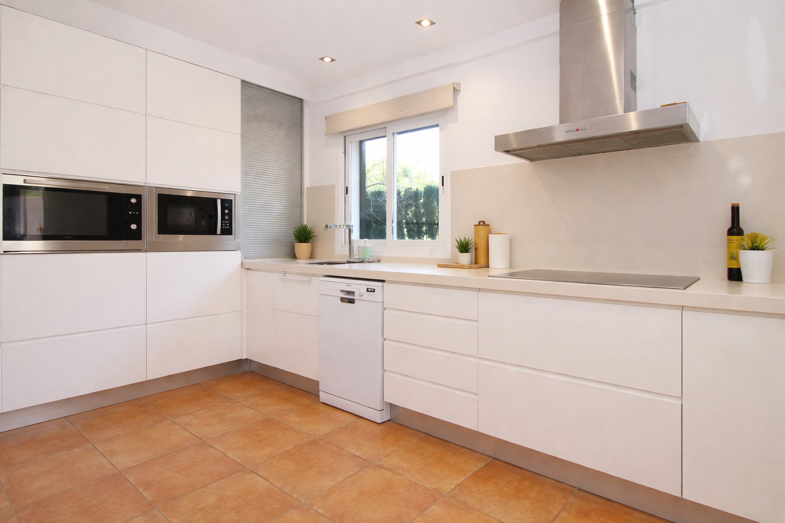 Exklusiv nur bei uns: Chalet mit Meerblick, Dachterrasse und Pool – Stilvolle Eleganz auf zwei Ebenen 