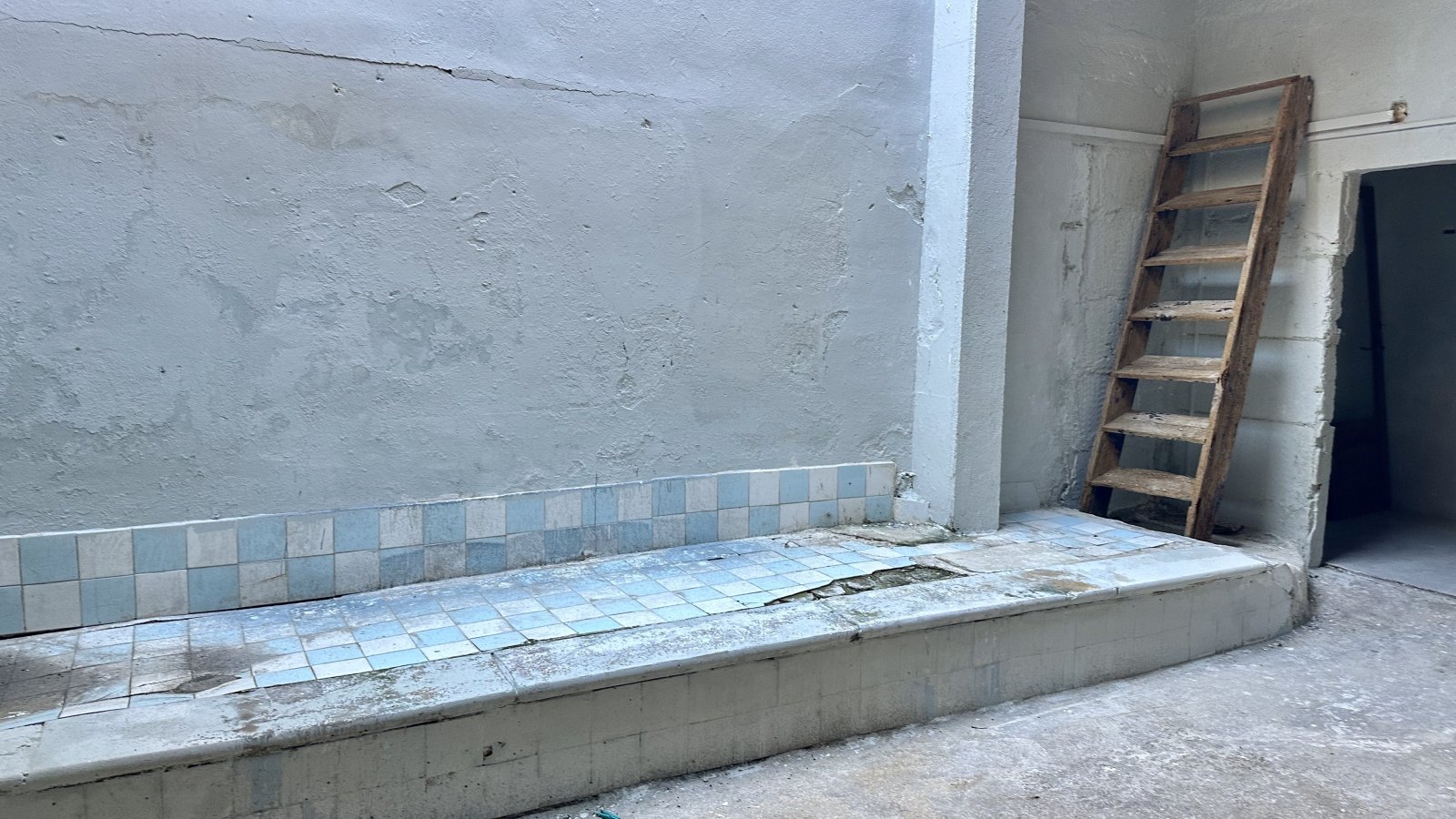 Townhouse Apartment for Renovation