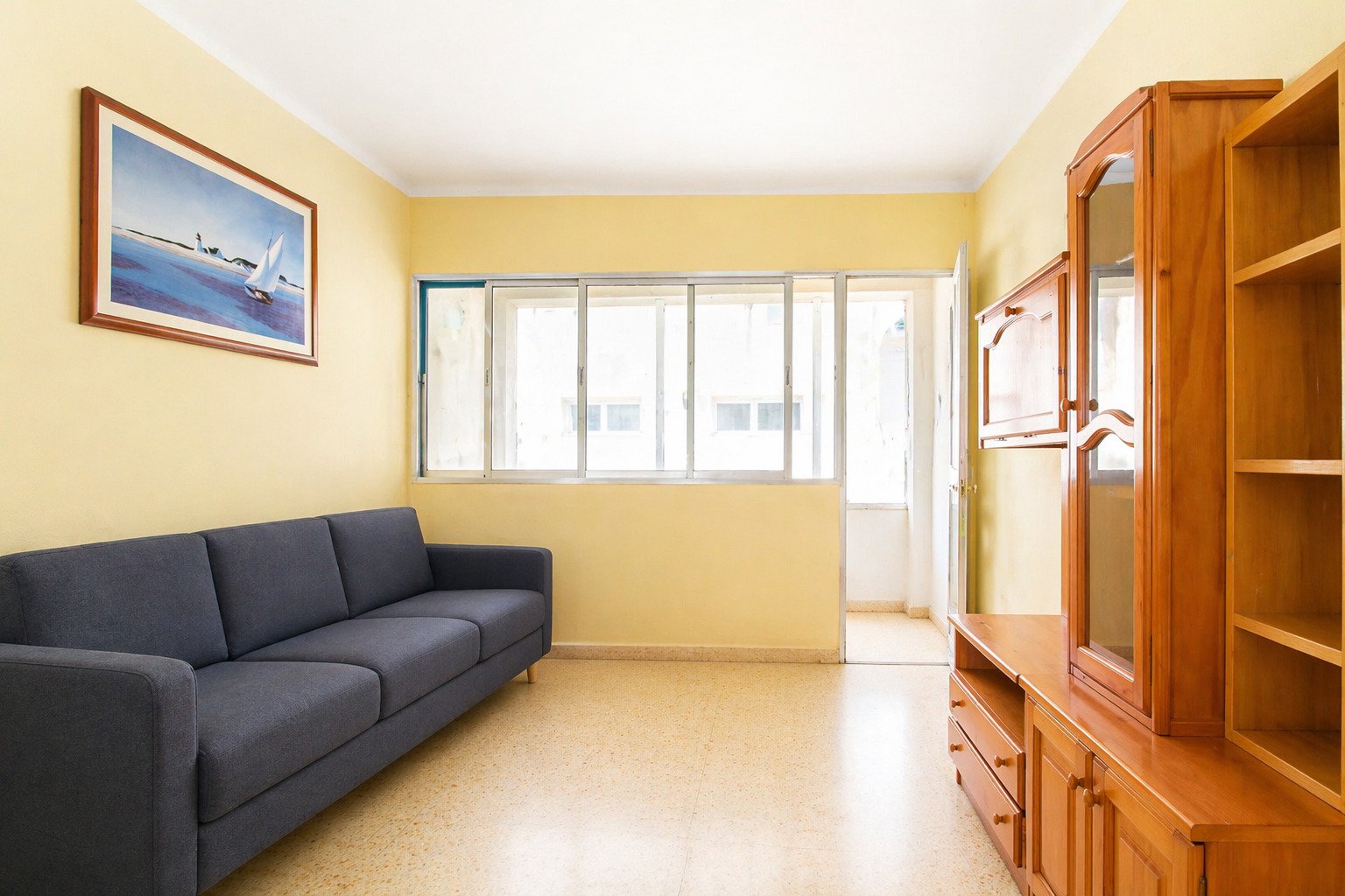 Elegant Apartment with Balcony and Rooftop Terrace – Urban Living Close to the Sea