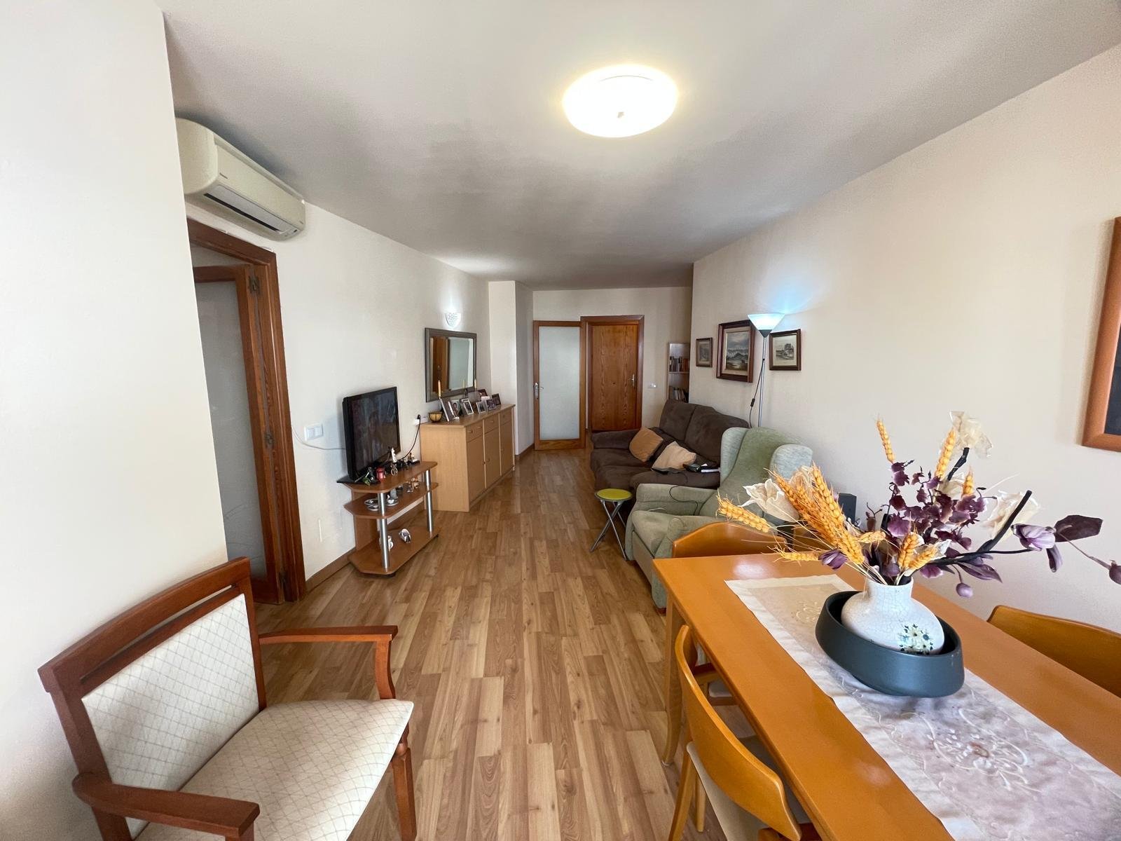 Bright top-floor apartment in Palma – refined living with balcony and private parking in sought-after Foners