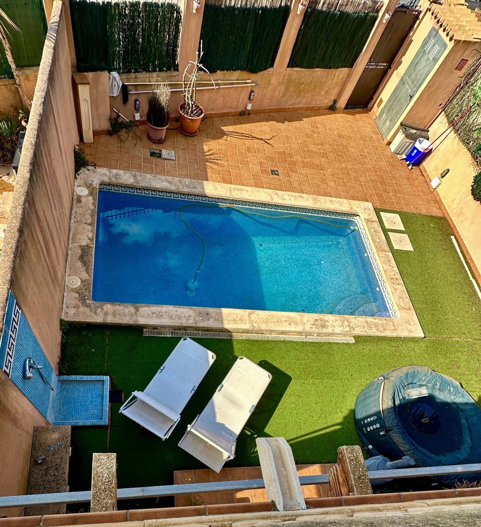 Blick vom Balkon auf den Pool Blick vom Balkon auf den Pool