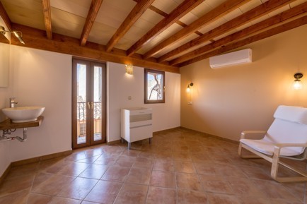 Llucmajor City. Renovated townhouse for living and working
