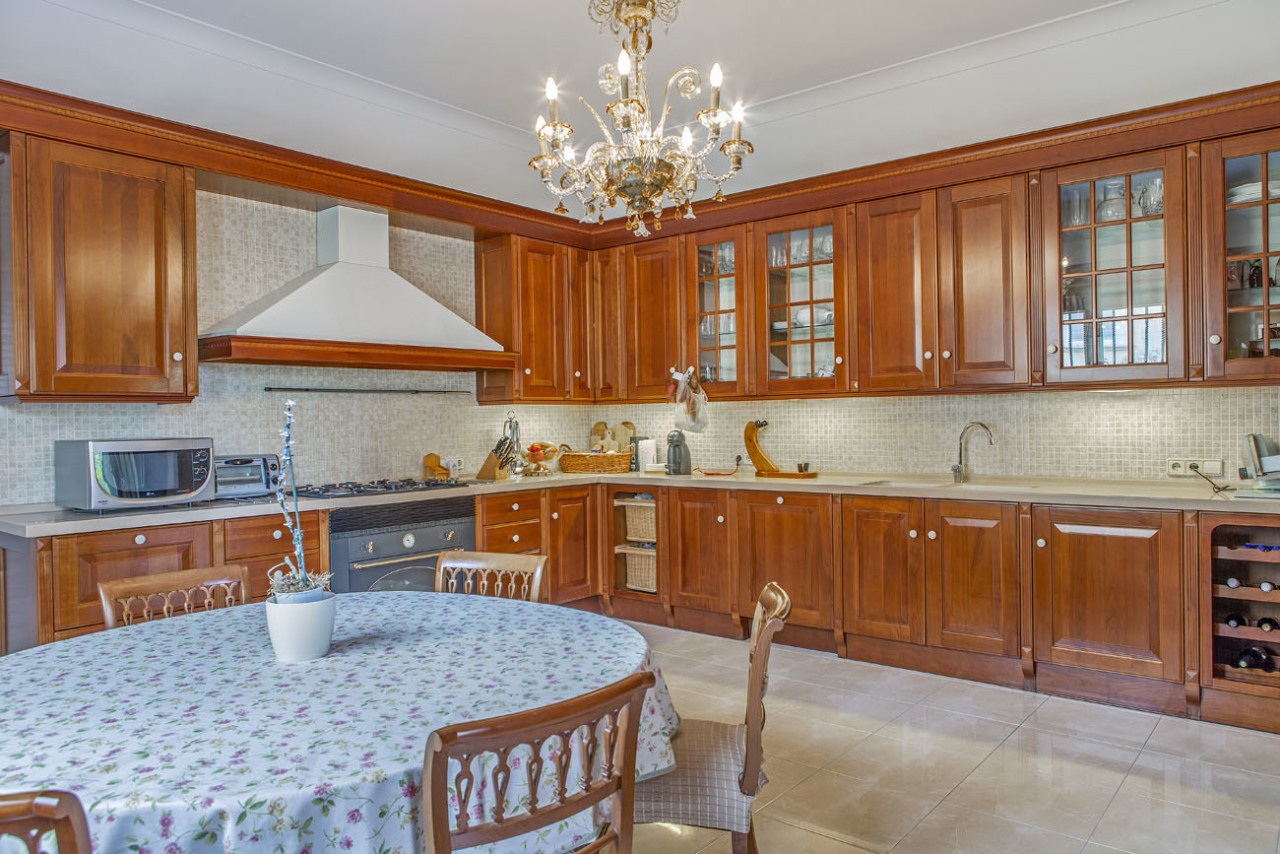 Son Veri Nou. Luxury villa of the highest class in 1. Line