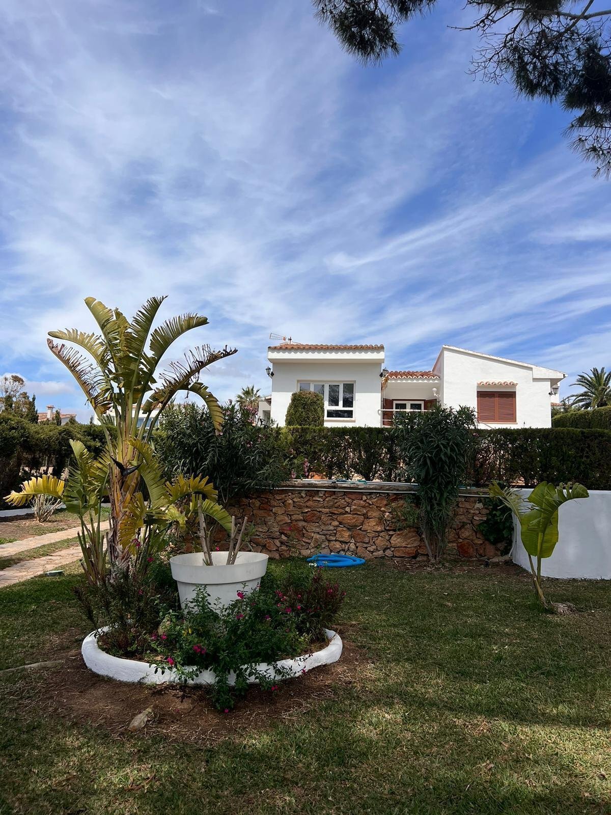 Haus mit Gartenansicht Haus mit Gartenansicht