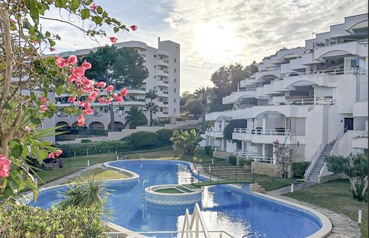 Anlage mit Pool Anlage mit Pool