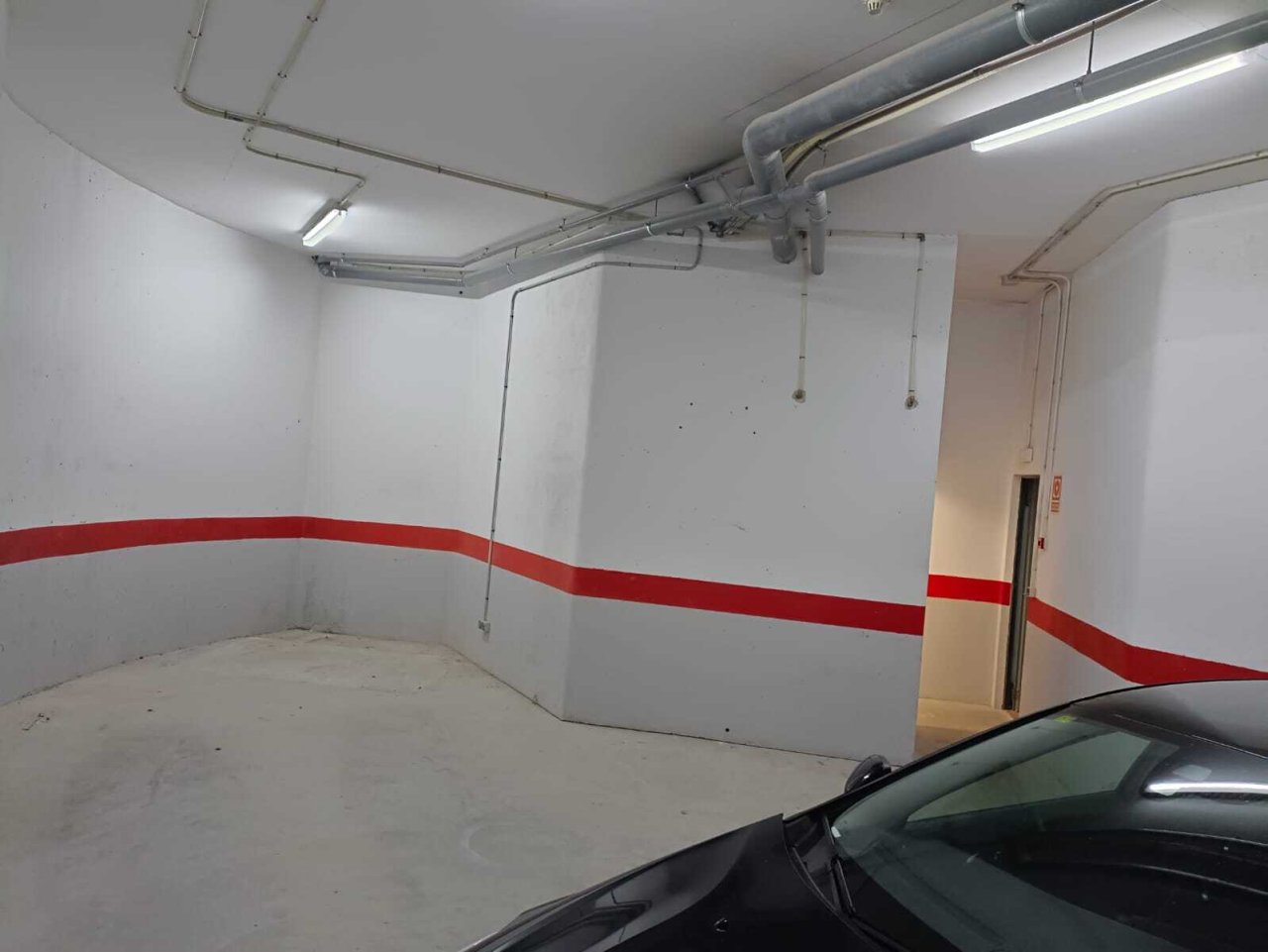 Underground parking with optimal infrastructure – secure parking facility with modern amenities