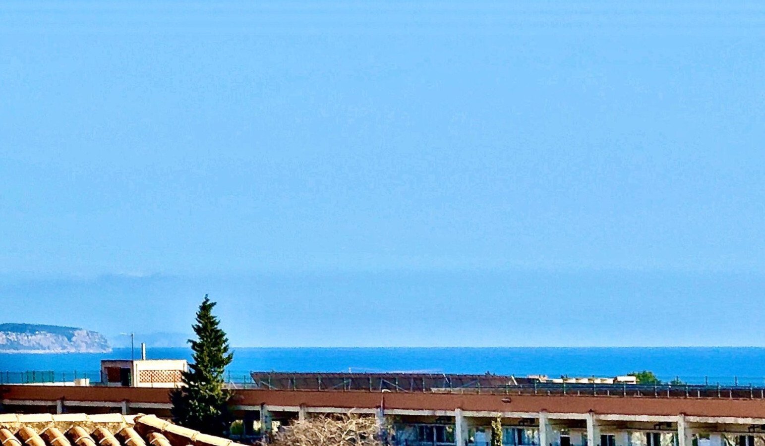 Pure sea view – breathtaking view of the coast Pure sea view – breathtaking view of the coast