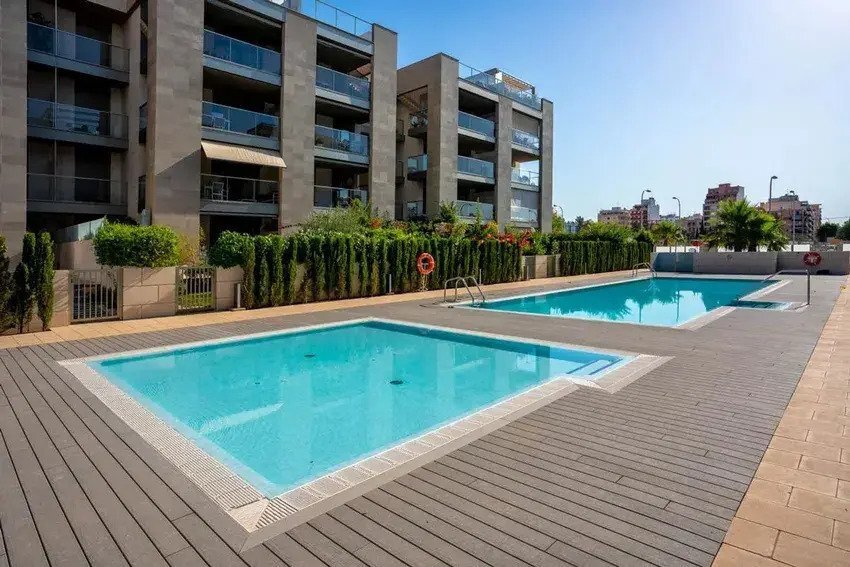 Timeless city oasis with two covered balconies and comfort Timeless city oasis with two covered balconies and comfort