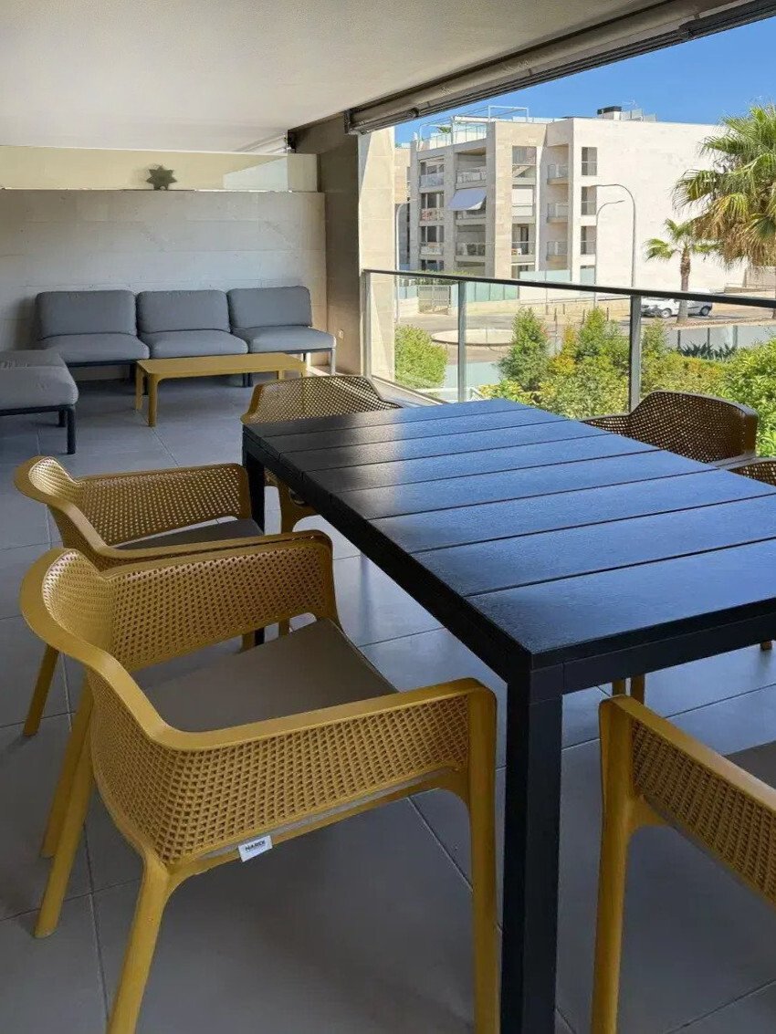 Covered terrace with all-around glazing and unobstructed view Covered terrace with all-around glazing and unobstructed view