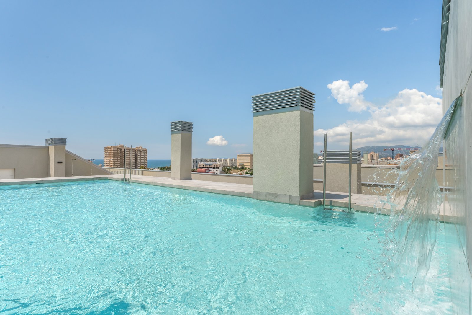 Modern Apartment with Rooftop Pool and Parking for Sale in Palma de Mallorca Modern Apartment with Rooftop Pool and Parking for Sale in Palma de Mallorca