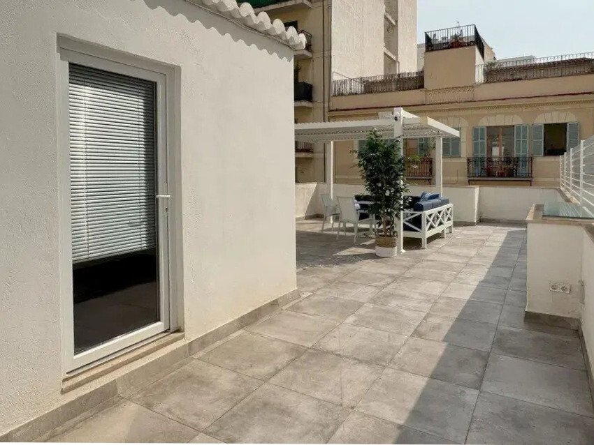 Terrace with direct room access and high-quality sliding doors Terrace with direct room access and high-quality sliding doors