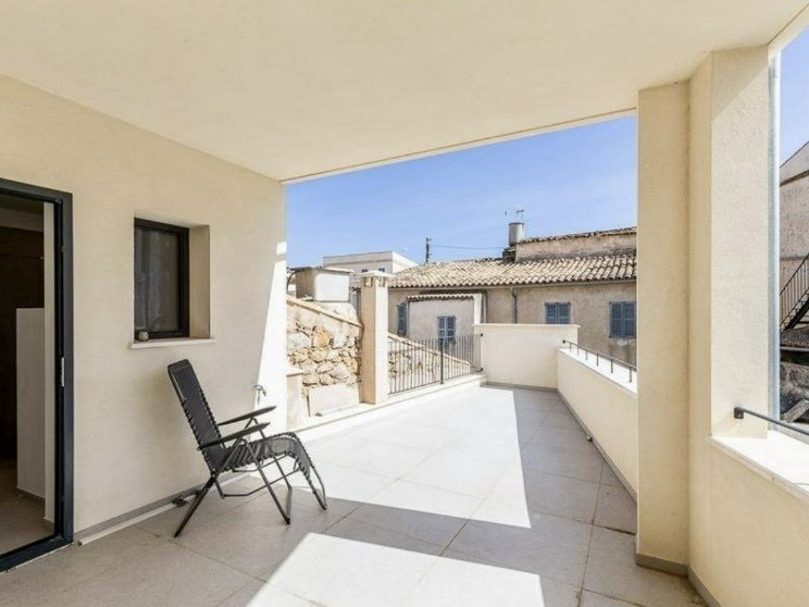 Sun terrace with a spacious open area and modern railing system