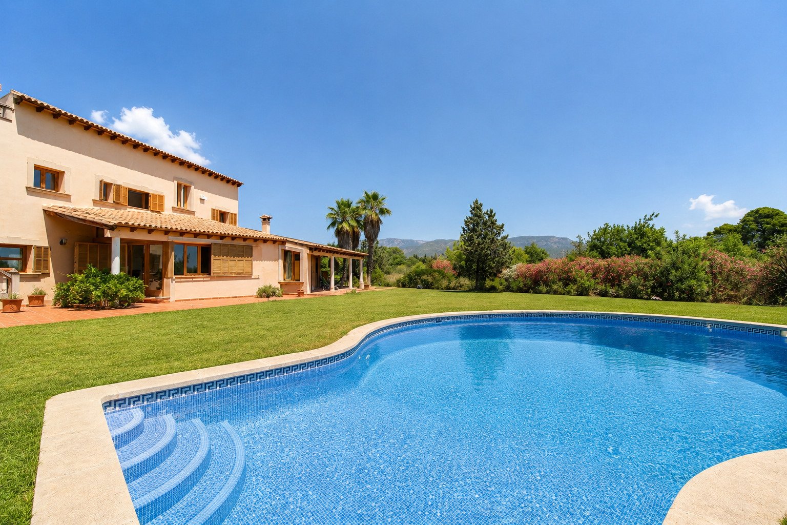 Exclusive Country Estate with Pool, Expansive Grounds and Authentic Mediterranean Charm Exclusive Country Estate with Pool, Expansive Grounds and Authentic Mediterranean Charm