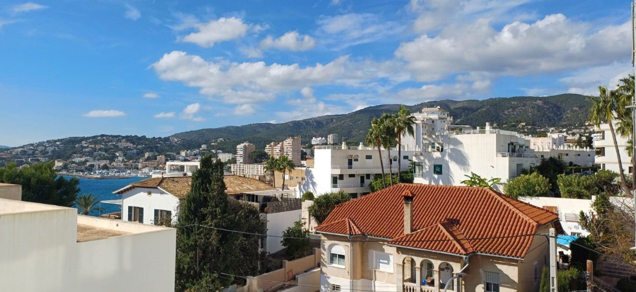 Panoramic view of the bay – prime coastal location with sea view Panoramic view of the bay – prime coastal location with sea view