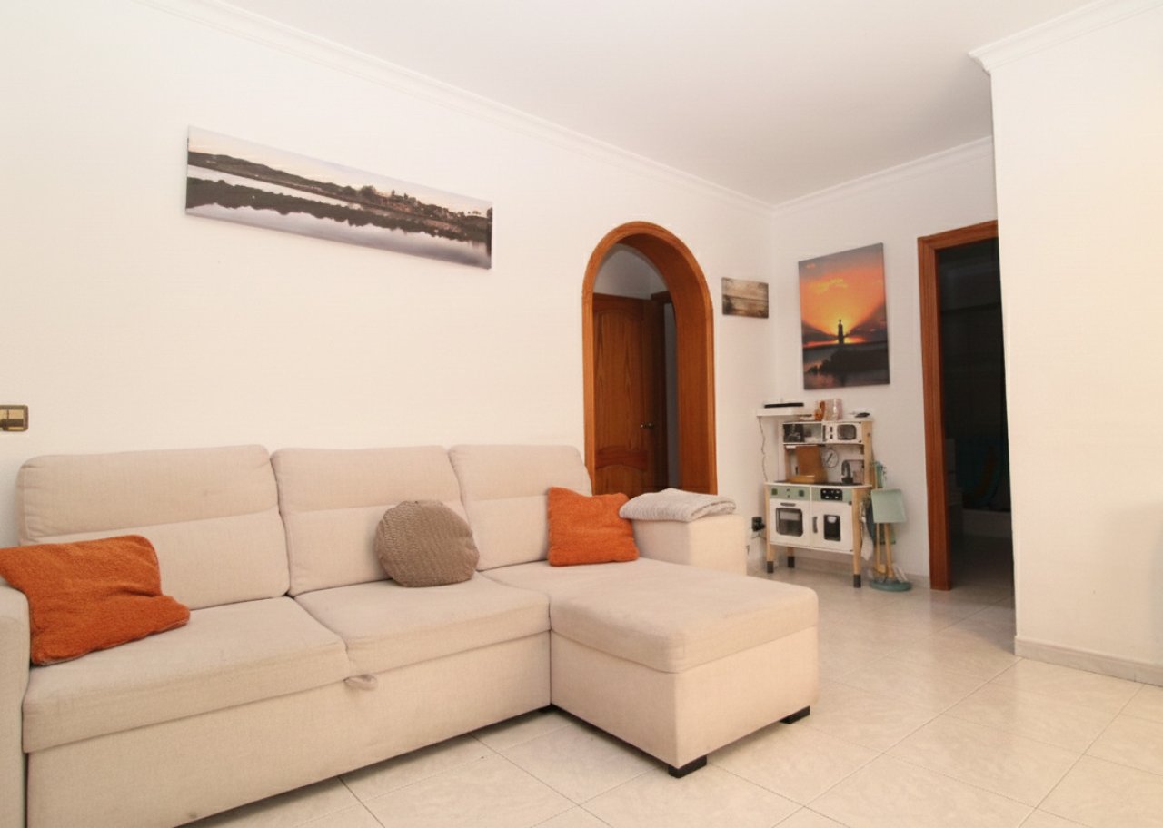 Living area with smart layout and multiple access options