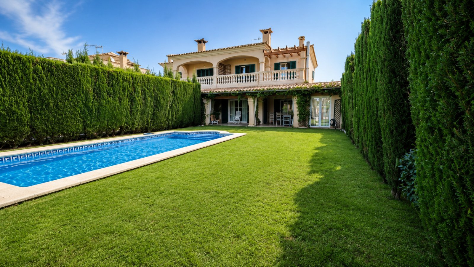 Mediterranean estate with heated swimming pool and spacious garden area Mediterranean estate with heated swimming pool and spacious garden area